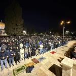 50 ألف مصلٍ يؤدون العشاء والتراويح في المسجد الأقصى رغم القيود