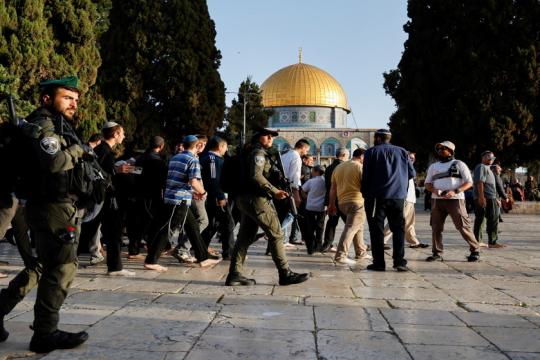 241 مستوطنا يقتحمون المسجد الأقصى في اليوم الأخير من “عيد الأنوار”