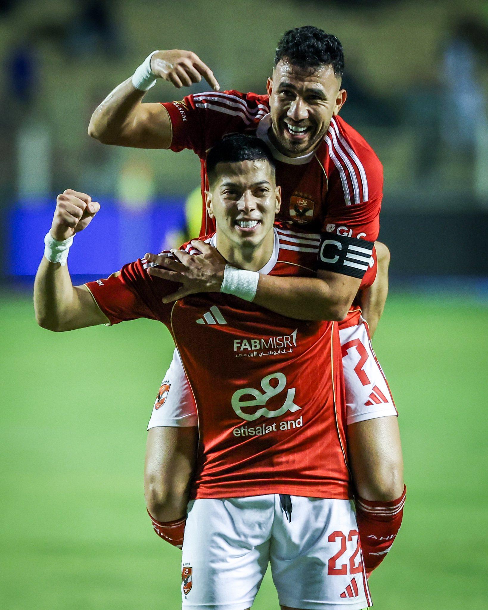 اشتعال صراع الصدارة في الدوري المصري بعد فوز الأهلي وبيراميدز