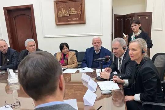 لجنة الطوارئ الفلسطينية تبحث تعزيز الدعم للنازحين الفلسطينيين في لبنان