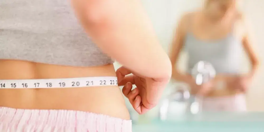 التكيف الأيضي والتوتر وفقدان العضلات أبرز العوامل.. وحلول عملية لاستعادة التقدم