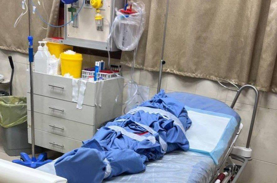 الجيش الإسرائيلي يطلق النار على مركبة بالعائلة ويمنع الهلال الأحمر من الوصول للمصابين