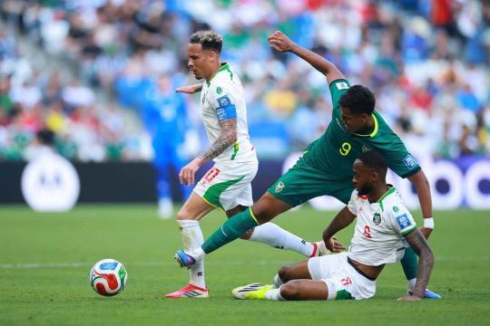 بوليفيا تواجه العراق في نهائي الملحق العالمي للمونديال بفوز صعب على سورينام