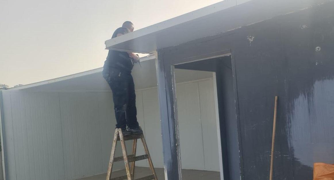 بلدية الاحتلال تواصل سياسة الهدم الذاتي في حي الثوري جنوب المسجد الأقصى