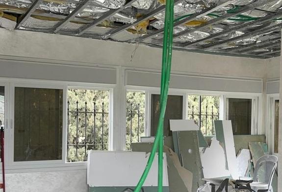 بلدية الاحتلال تفرض الهدم الذاتي لمنزل يضم عائلتين في وادي حلوة وتفرض مخالفات مالية باهظة على صاحبه