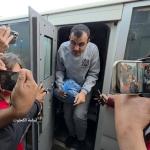 الإفراج عن 12 أسيرًا من غزة ونقلهم إلى مستشفى شهداء الأقصى لتلقي العلاج