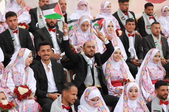 دحلان يشيد بإنجاز العرس الجماعي في غزة ويصفه بـ"المعجزة الإنسانية"