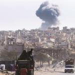 الجيش الإسرائيلي ينفذ عمليات نسف ويقصف منازل الفلسطينيين شرقي غزة