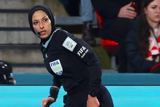 الحكم الفلسطيني هبة سعدية ضمن طاقم تحكيم نصف نهائي ونهائي دوري أبطال آسيا للسيدات