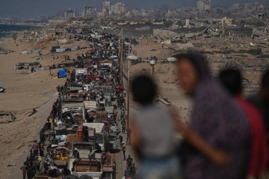 شهيدان وعدة إصابات في قصف إسرائيلي استهدف ميناء الصيادين غرب مدينة غزة
