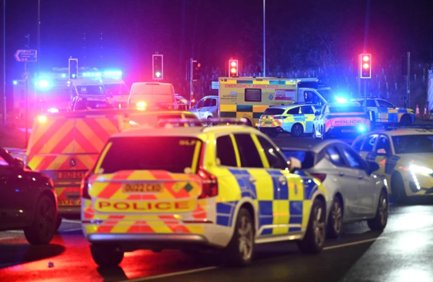 الشرطة البريطانية أعلنت "حادثاً كبيراً" بعد طعن ركاب داخل قطار متجه إلى هانتينغدون.. ومكافحة الإرهاب شاركت في التحقيق