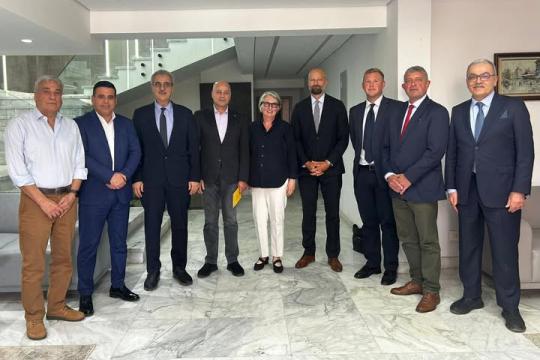 اللجنة الوطنية لإدارة غزة تبحث مع سفراء أوروبيين جهود الإغاثة وإعادة الإعمار