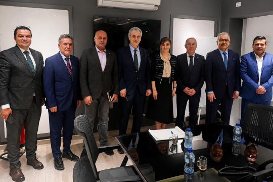 اللجنة الوطنية لإدارة غزة تبحث مع السفيرة الرومانية ملفات الإغاثة وإعادة الإعمار