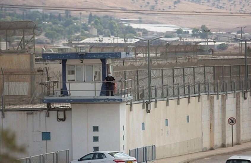 هيئة الدفاع العام تكشف ممارسات داخل السجون خلال حرب غزة وصلت إلى منع المياه لنحو 12 ساعة