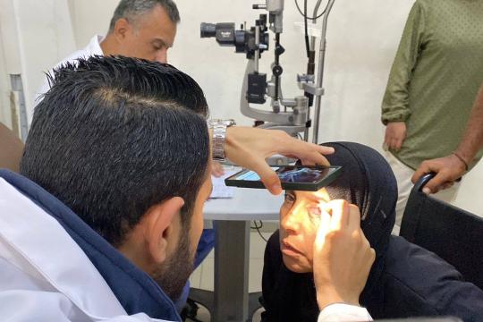 مستشفى العيون بغزة يطلق مبادرة “العيون الصناعية” لجرحى الحرب وفاقدي البصر