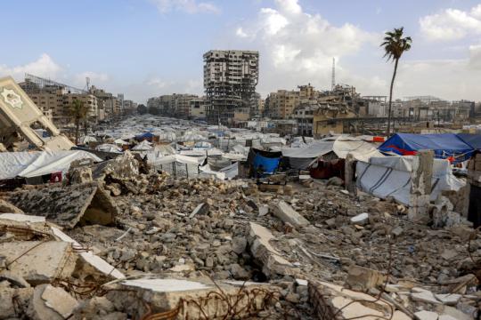 إصابة 6 فلسطينيين بقصف الاحتلال لخيمة نازحين في خان يونس واستهداف عناصر مسلحة شرق رفح