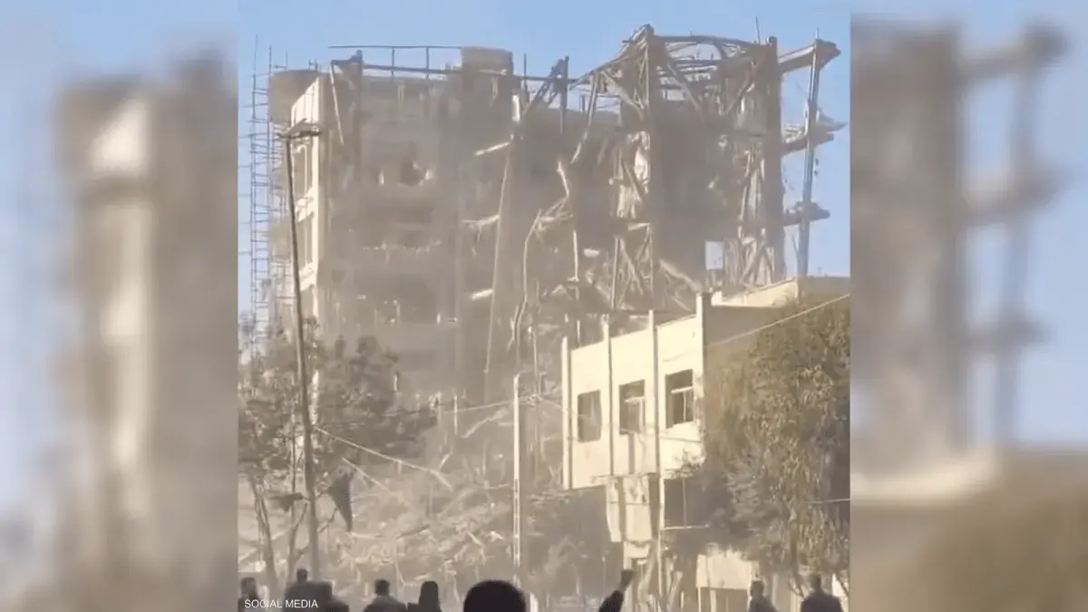 الضربة تهدف، وفق الرواية الإسرائيلية، إلى تعطيل اختيار مرشد أعلى جديد بعد اغتيال علي خامنئي