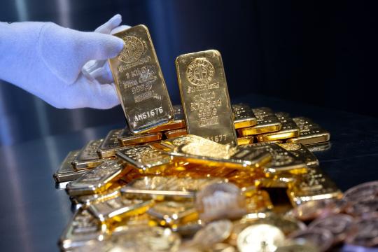 استقرار الذهب بعد مكاسب طفيفة وسط تصريحات متضاربة حول حرب إيران