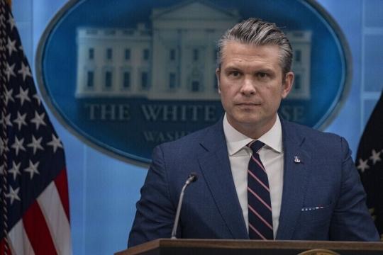 انتقادات أميركية حادة لوزير الحرب هيغسيث بعد مؤتمر صحفي حول وقف إطلاق النار