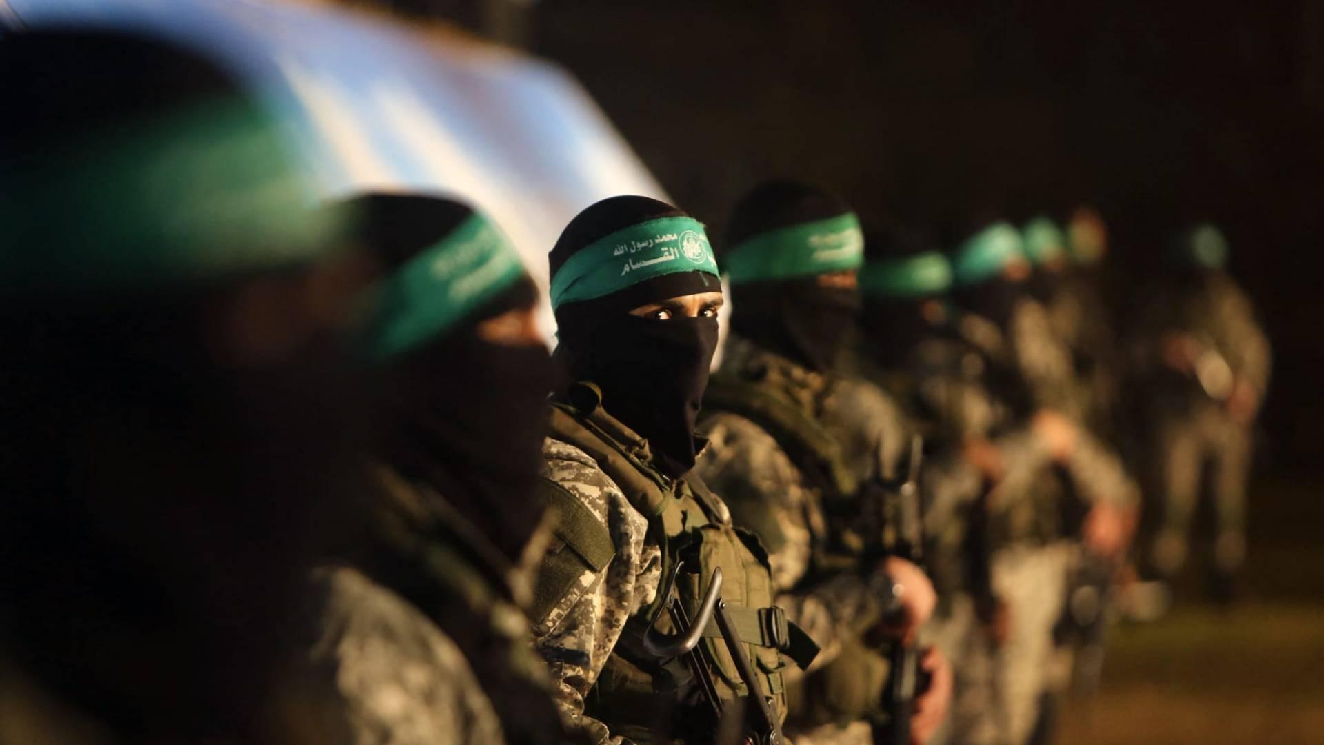 مسؤولون أمنيون إسرائيليون أبلغوا رئيس الأركان بأن الحركة تعزز قدراتها العسكرية، فيما كشفت تقارير عن لقاء في موسكو تناول ملف نزع السلاح.