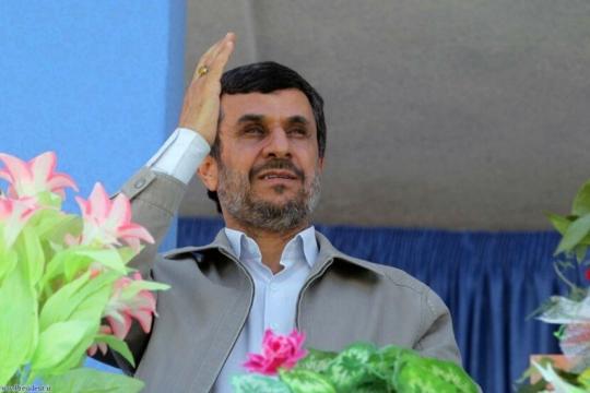 الموساد سعى لإعادة أحمدي نجاد إلى الحكم ضمن خطة لإسقاط النظام الإيراني