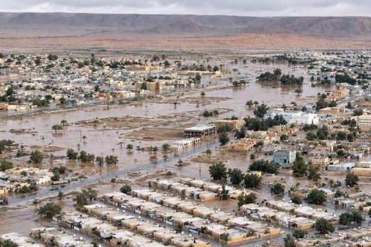 وفاة و147 إصابة وتضرر منازل وطرق جراء سيول جارفة تضرب غرب وجنوب ليبيا