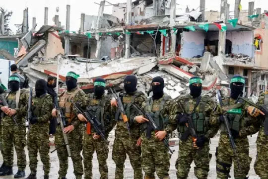 يديعوت: الضغط يتصاعد على حماس .. "مجلس السلام" يمهل الحركة لنزع سلاح غزة بحلول نهاية الأسبوع