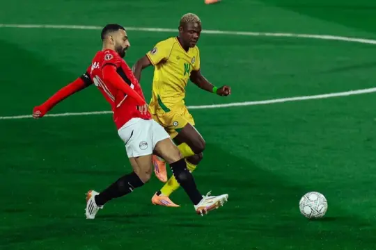 فيديو: محمد صلاح يقود مصر لفوز صعب على زيمبابوي في كأس أمم إفريقيا