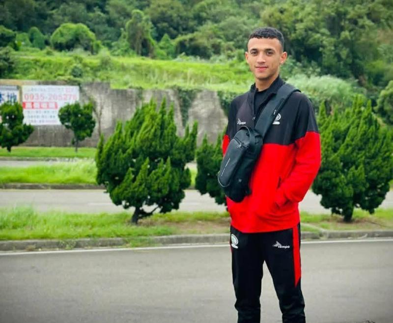 اللاعب الفلسطيني الشاب المنحدر من دير إبزيع ينضم إلى نادي الدرجة الأولى ويطمح لتمثيل الكرة الفلسطينية في الملاعب الأوروبية