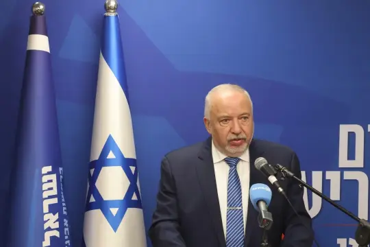 ليبرمان: أي اتفاق مع إيران “كارثة” وإسرائيل تحولت إلى “جمهورية موز”