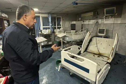 منظمة حقوقية إسرائيلية تطالب بالإفراج عن 14 طبيبًا فلسطينيًا معتقلين من غزة دون تهم