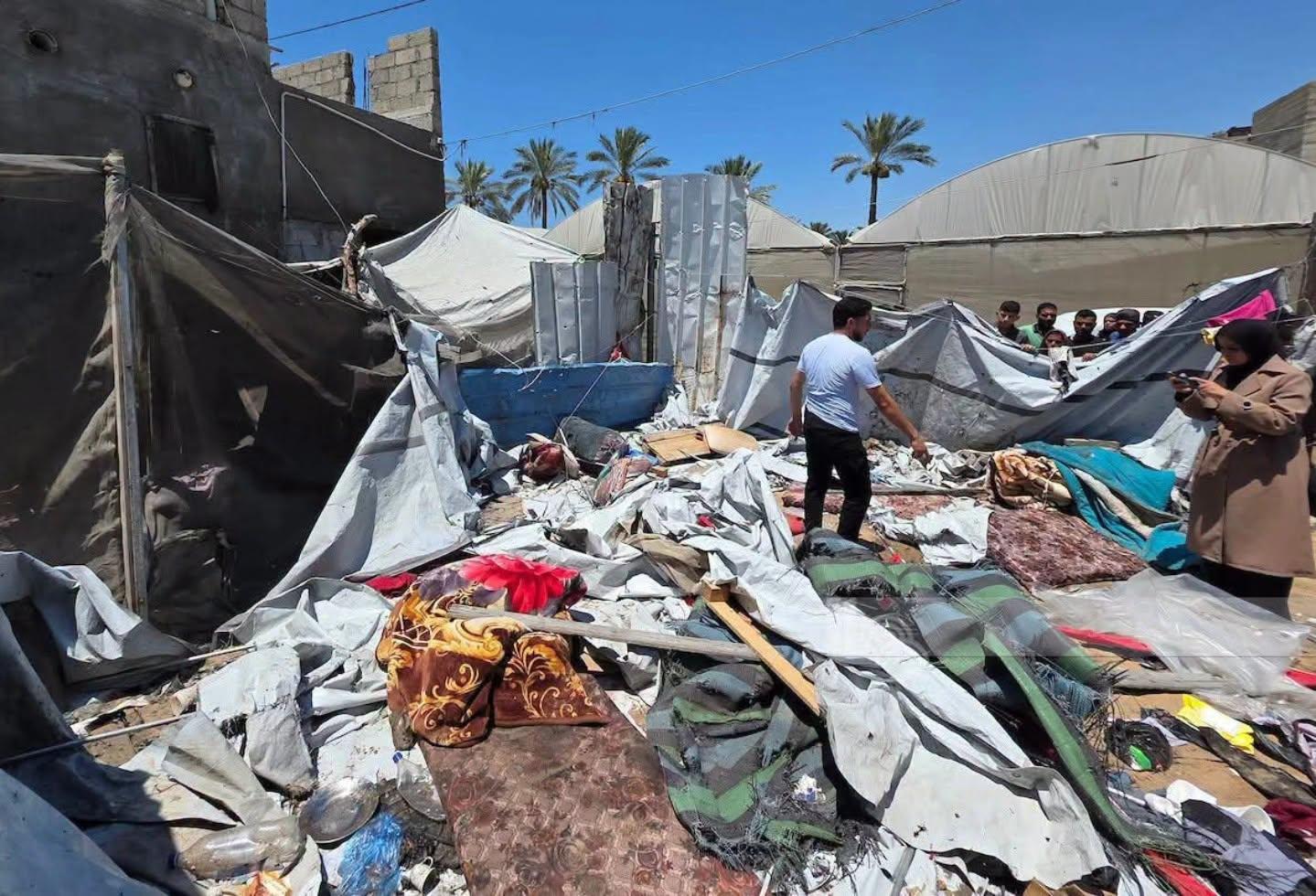 غارات على خيام النازحين وقصف مدفعي وتوغلات شمال ووسط القطاع.. وارتفاع حصيلة ضحايا ما بعد الهدنة إلى أكثر من ألف شهيد