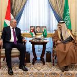 حسين الشيخ يبحث مع وزير الخارجية السعودي تطورات الأوضاع الفلسطينية في الرياض
