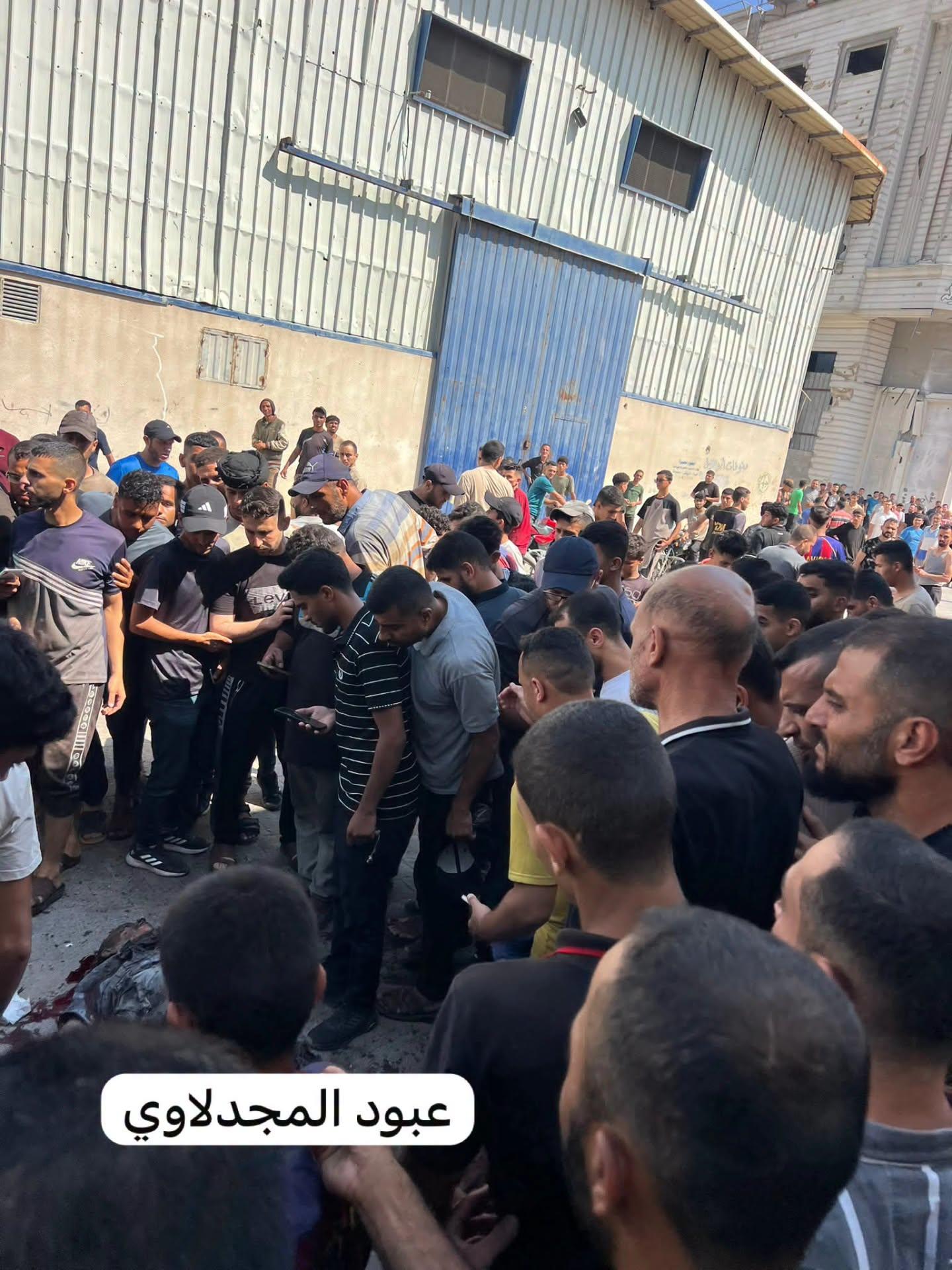 غارات بطائرات مسيرة استهدفت تجمعات للمواطنين شرق مدينة غزة وغرب مخيم جباليا، وفق مصادر طبية.