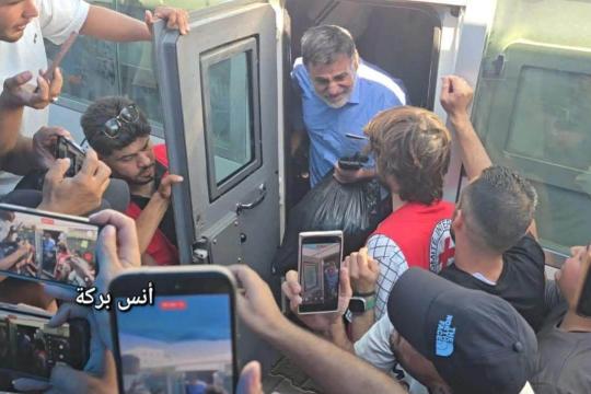 الاحتلال يفرج عن 12 أسيرًا من قطاع غزة وصلوا إلى مستشفى شهداء الأقصى