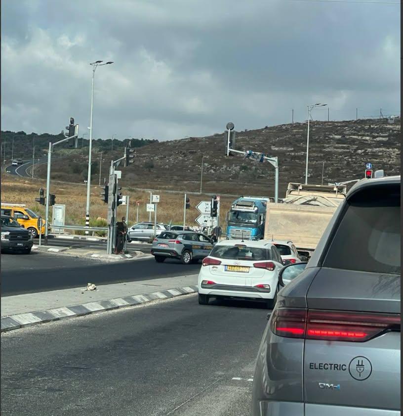 إغلاق مدخل سنجل واستمرار إغلاق ترمسعيا لليوم الثاني وسط أزمة مرورية وحواجز على مداخل القرى والبلدات
