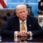 ترامب يؤكد استمرار القوات الأميركية حول إيران ويهدد باستئناف إطلاق النار في حال خرق الاتفاق