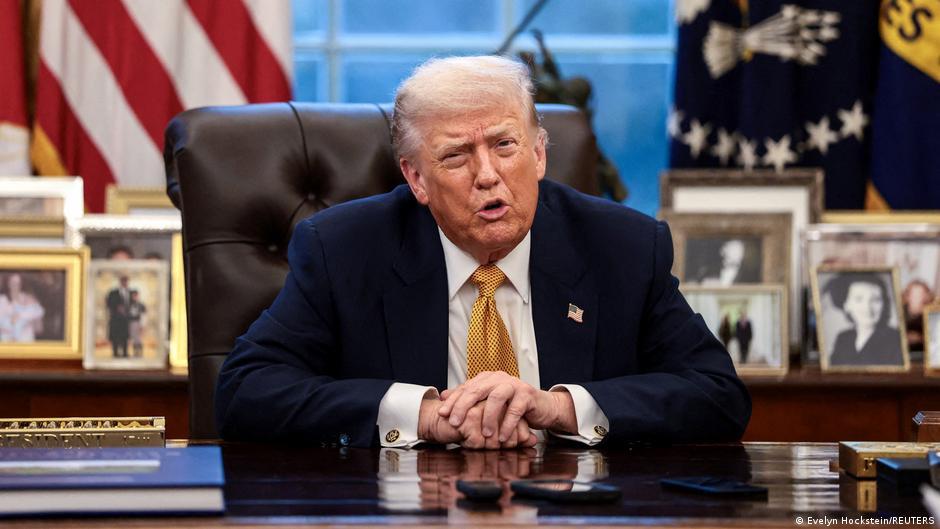 البيت الأبيض يشير إلى أن ضغوط واشنطن أجبرت طهران على تقديم تنازلات منها فتح مضيق هرمز