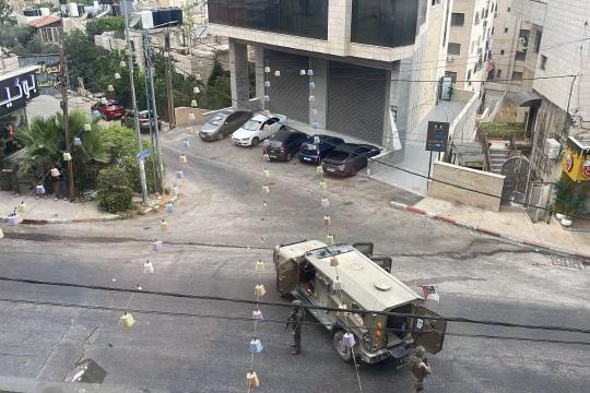 حملة اقتحامات واعتقالات واسعة في الضفة الغربية تطال عشرات الفلسطينيين بعد مداهمات مكثفة