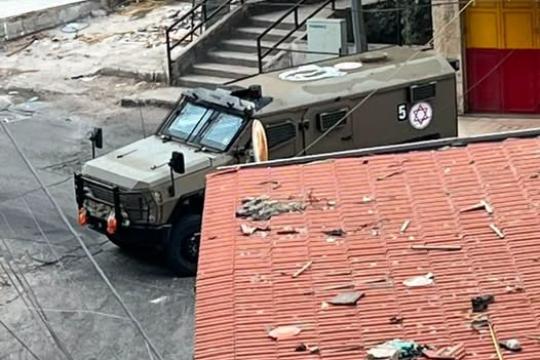 الاحتلال يقتحم نابلس ويعتقل 8 مواطنين بينهم سيدة