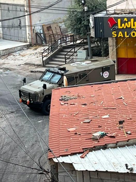 الاحتلال يقتحم نابلس ويعتقل 8 مواطنين بينهم سيدة