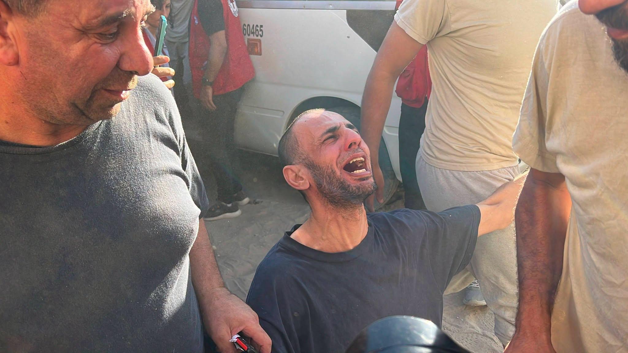 اللجنة الدولية أكدت لمّ شمل المفرج عنهم مع عائلاتهم ودعت إلى الكشف عن مصير المعتقلين الفلسطينيين المحتجزين في السجون الإسرائيلية