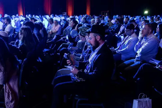من القدس.. قادة اليمين الأمريكي يطالبون اليهود بالتوقف عن التذمر من معاداة السامية