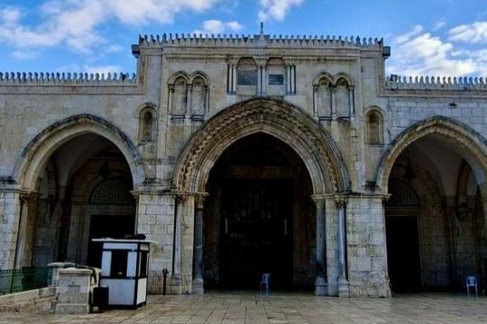 إغلاق المسجد الأقصى لليوم السادس عشر على التوالي ومنع المصلين من الصلاة
