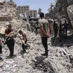 إصابة طفل وسيدة برصاص الاحتلال وقنبلة من طائرة مسيرة في غزة