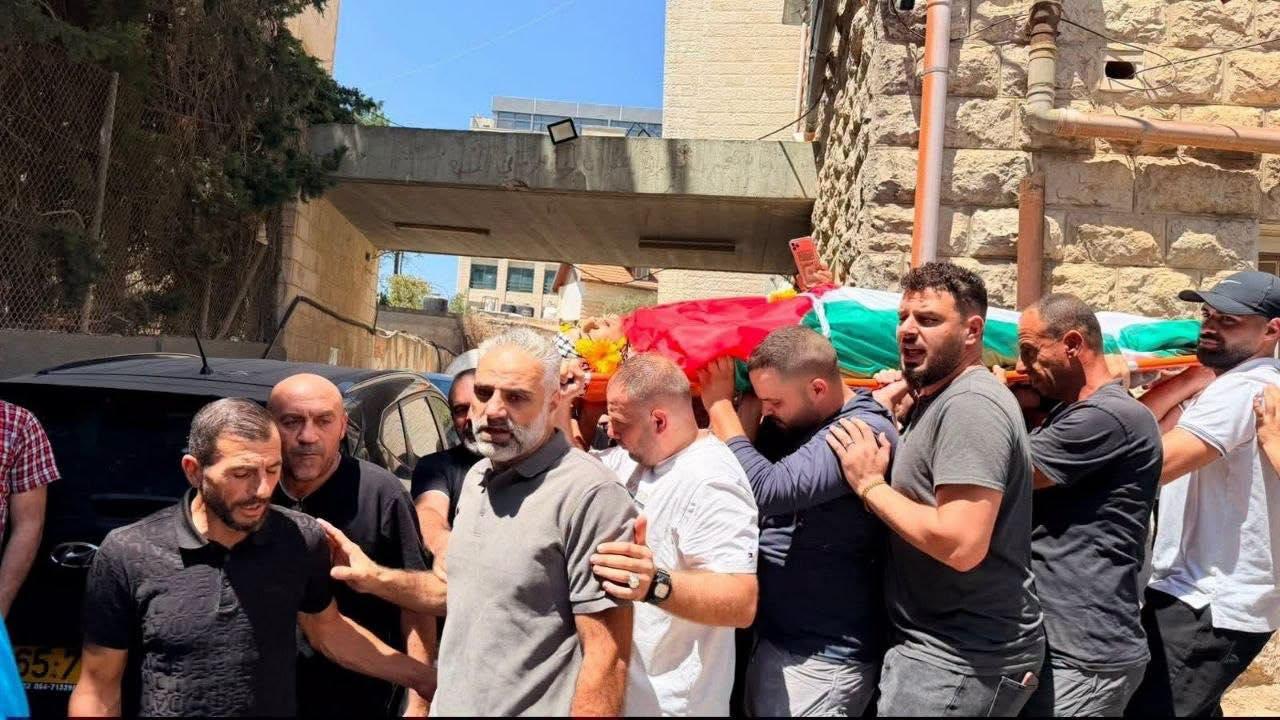 المئات يودعون الشهيد الذي ارتقى برصاص الاحتلال في آذار.. وحملة وطنية توثق احتجاز جثامين نحو 800 شهيد فلسطيني