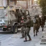 الاحتلال الإسرائيلي يعتقل مواطنين في الخليل وبيت لحم ونابلس ويؤمن اقتحامات مستوطنين