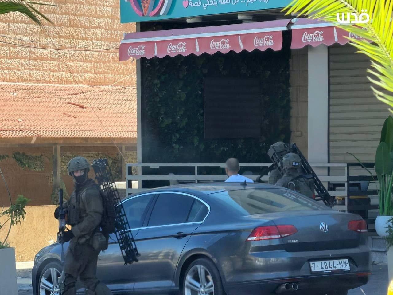 مداهمات وتفتيش للمنازل وتحويل بعضها إلى ثكنات عسكرية وإجراء تحقيقات ميدانية مع مواطنين