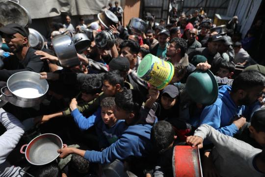 الاعلامي الحكومي: الاحتلال يُمعن في هندسة التجويع بقطاع غزة