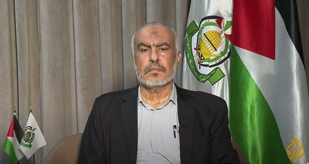 عضو وفد حماس المفاوض يؤكد أن ملف السلاح مرتبط ببقية بنود الاتفاق، ويطالب بلجنة تحقق لضمان التزام جميع الأطراف، فيما يستمر الحديث عن قرب توقيع المرحلة الثانية في القاهرة.